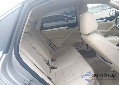 2013 Volkswagen Passat 2.0L Tdi Se z USA, uszkodzony, nr VIN 1VWBN7A37DC114218